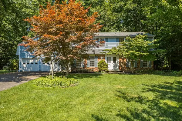 1244 Millcreek Run, Webster, NY 14580