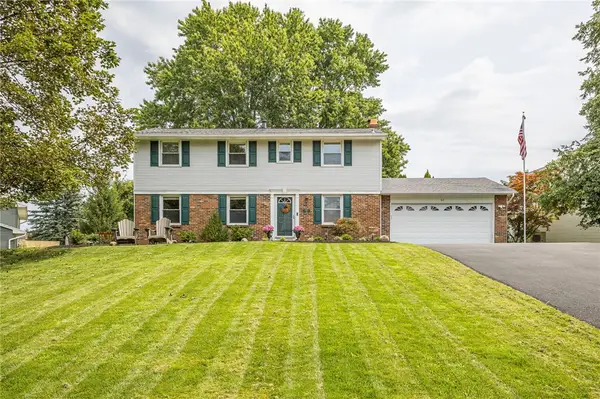 62 Selborne Chase, Fairport, NY 14450