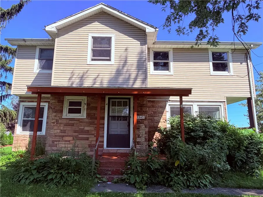 5945 Ward Road, Sanborn, NY 14132 - #2