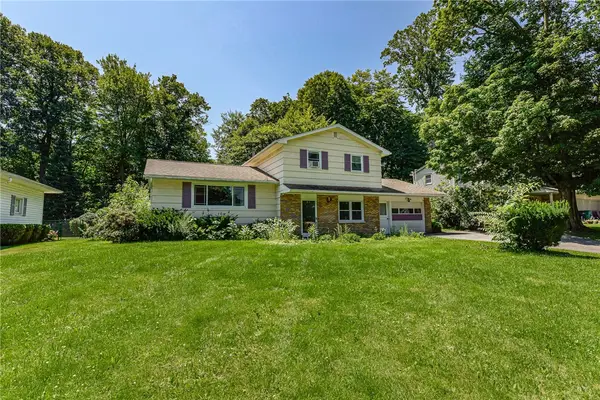 35 Lee Circle Drive, Rochester, NY 14626