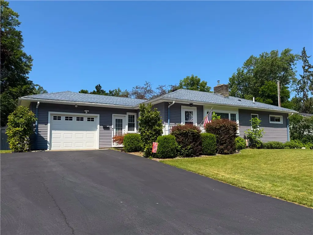 327 Charlotte Street, Newark, NY 14513 - #1