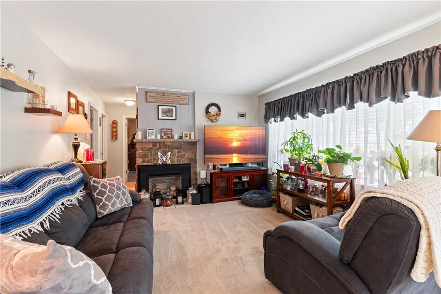 327 Charlotte Street, Newark, NY 14513 - #3