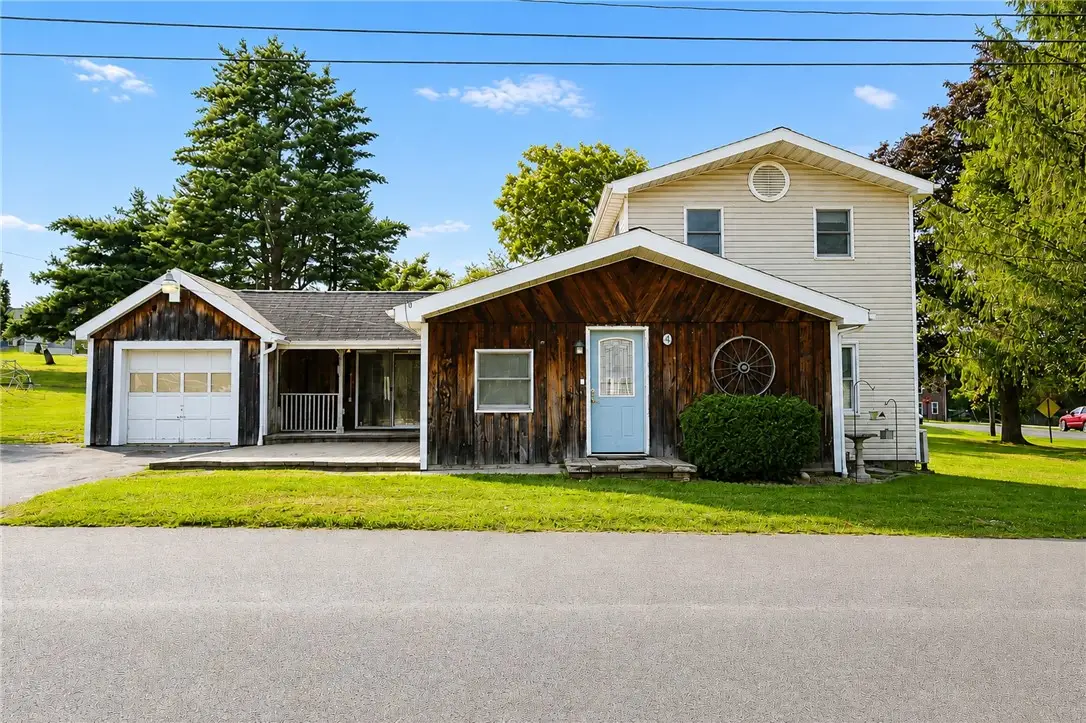 4 Ashley St, Lyons, NY 14489 - #1