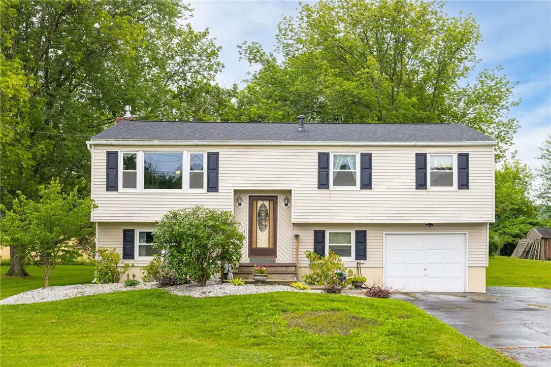 1964 Paddy Ln, Ontario, NY 14519 - #1