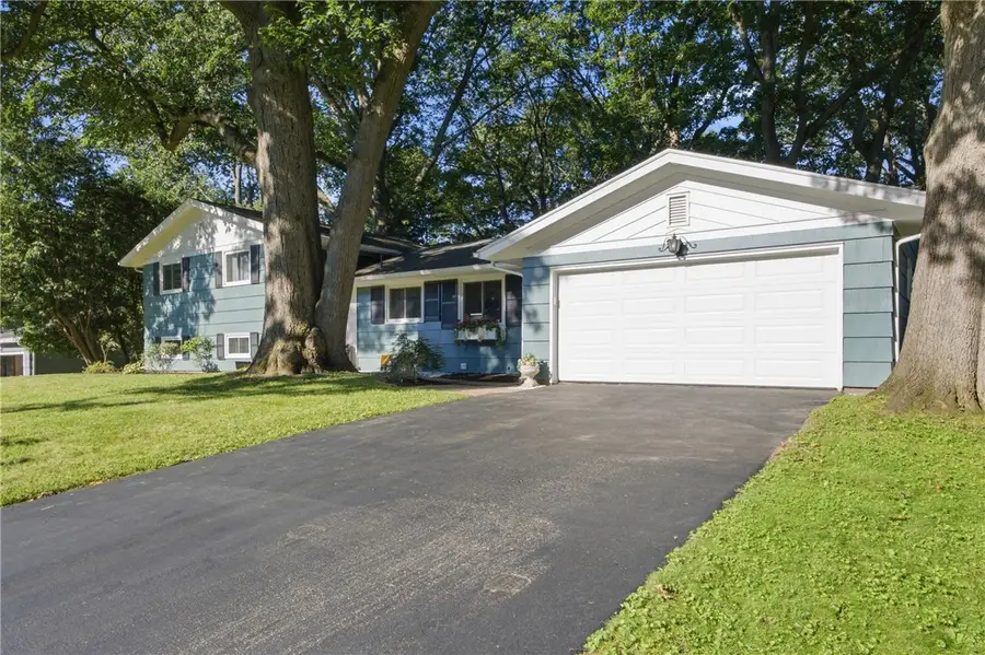 27 Kimberly Road, Pittsford, NY 14534 - #3