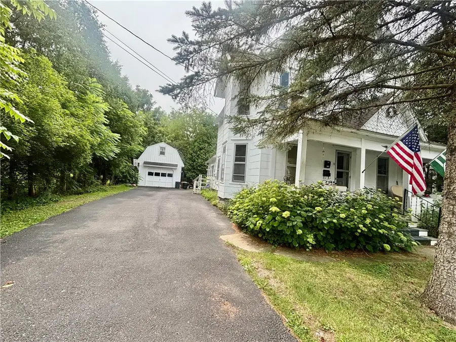 21 W Elizabeth Street, Skaneateles, NY 13152 - #2