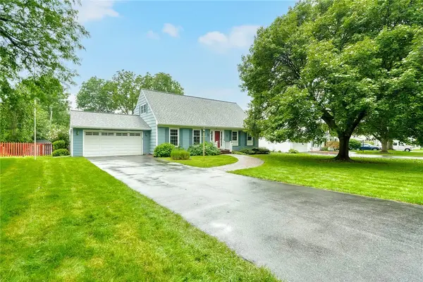55 Tumbleweed Drive, Pittsford, NY 14534