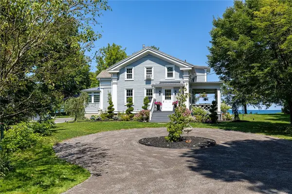 4299 Lake Road, Williamson, NY 14589