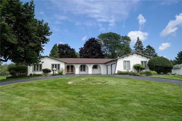 4 Pin Hook Lane, Pittsford, NY 14534