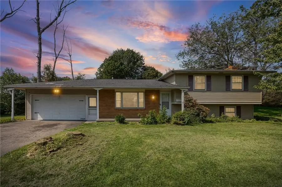 879 Maiden Aka 11 Black Walnut Dr Lane, Rochester, NY 14615 - #2