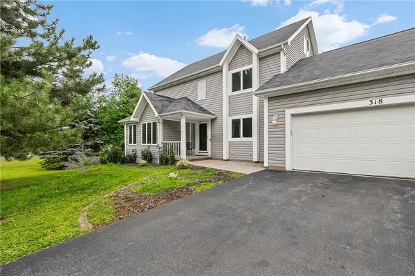 318 Webster Rd, Webster, NY 14580