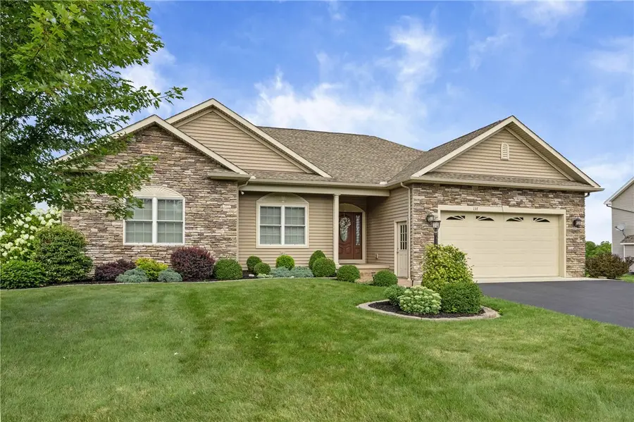 137 Kensington Court, Livonia, NY 14487 - #2