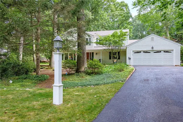 10 Birling Gap, Fairport, NY 14450