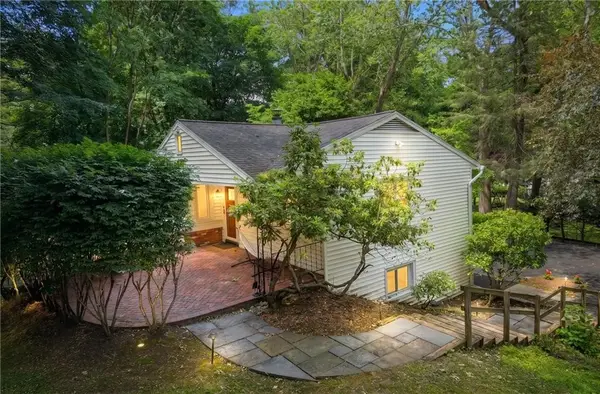 2 Red Fox Run, Pittsford, NY 14534