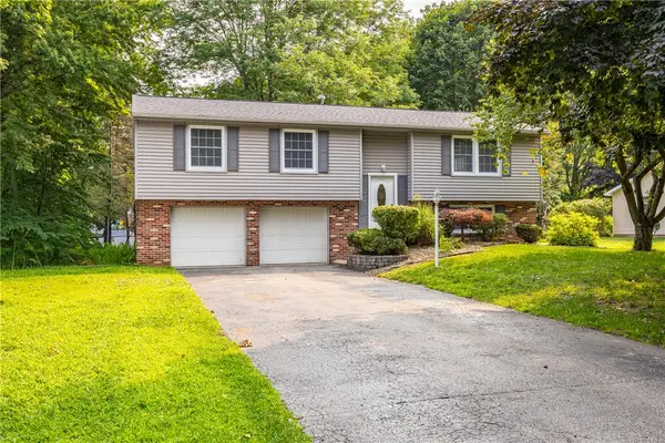 24 Carriage Court, Pittsford, NY 14534