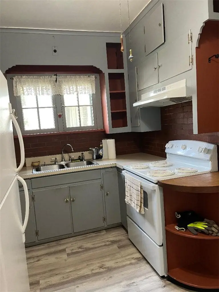139 E William Street, Bath, NY 14810 - #3