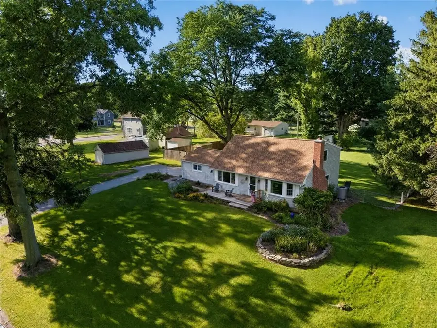 4 Briarwood Lane, Fairport, NY 14450 - #3