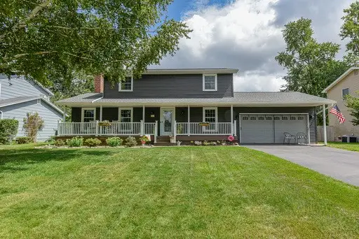 28 Stallion Circle, Rochester, NY 14626