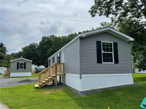 93 Northrup Circle, Farmington, NY 14425