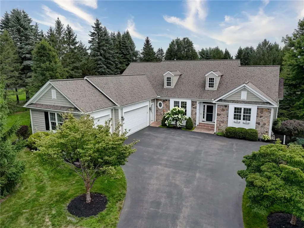 4 Pine Hollow, Mendon, NY 14506 - #1