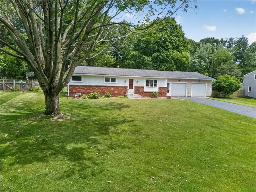 17 Briarwood Lane, Fairport, NY 14450 - #2