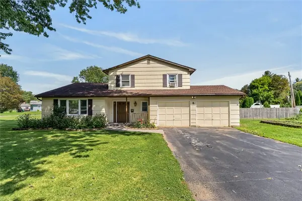 8 Mendota Circle, Rochester, NY 14626