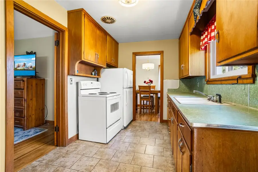 55 S Lake Avenue, Bergen, NY 14416 - #2