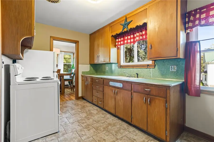 55 S Lake Avenue, Bergen, NY 14416 - #3