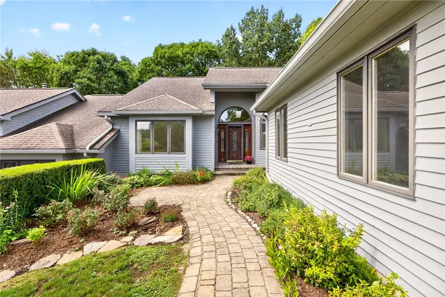 37 Woodcliff Terrace, Fairport, NY 14450 - #2
