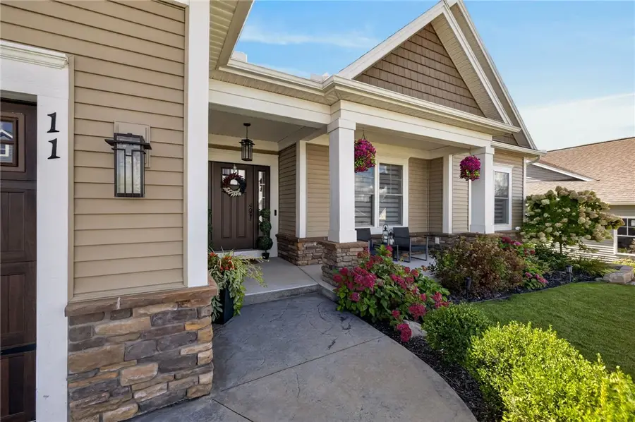 11 Black Wood Cir, Pittsford, NY 14534 - #2