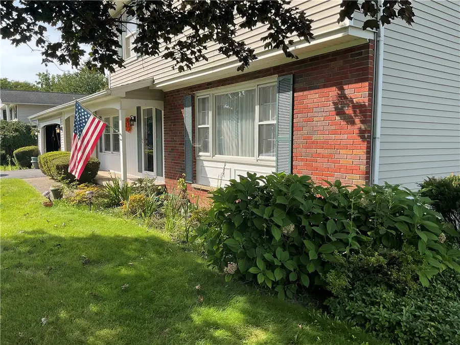 11 Old Barn Circle, Penfield, NY 14526 - #2
