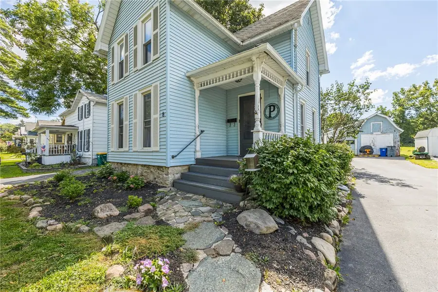 8 Union St, Le Roy, NY 14482 - #2