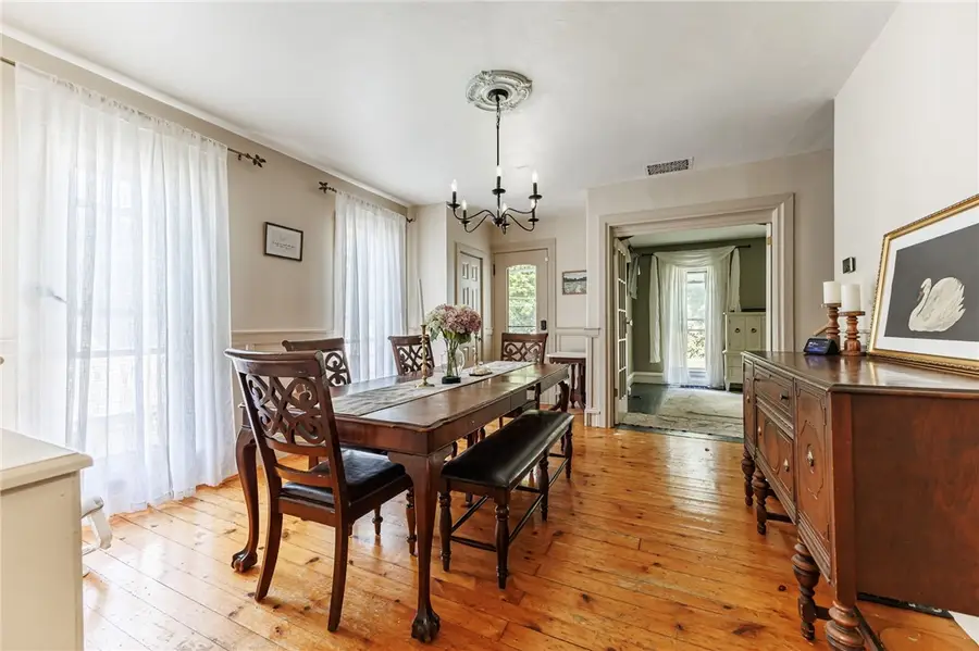 8 Union St, Le Roy, NY 14482 - #3