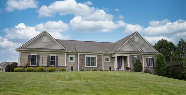 3 Rollins Crossing, Pittsford, NY 14534