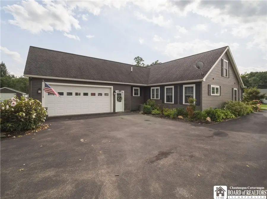 2884 Bentley Avenue, Jamestown, NY 14701 - #2