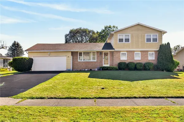 73 Bramblewood Lane W, Rochester, NY 14624