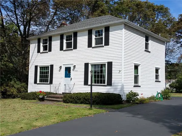 1064 Bay Rd, Webster, NY 14580