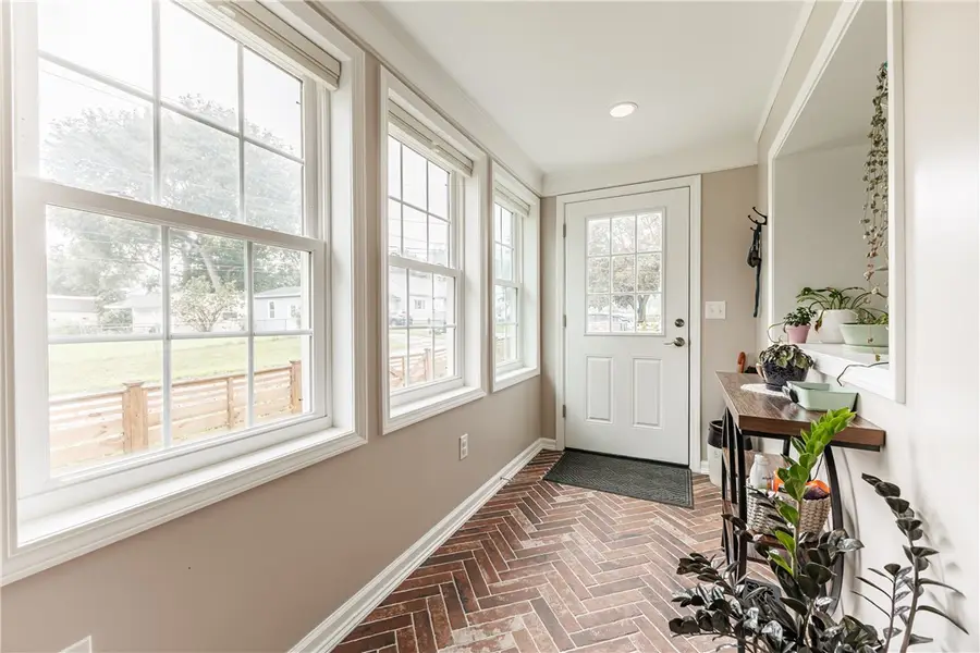511 Mckinley Street, East Rochester, NY 14445 - #2