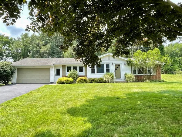 10 Pinehill Drive, Pittsford, NY 14534