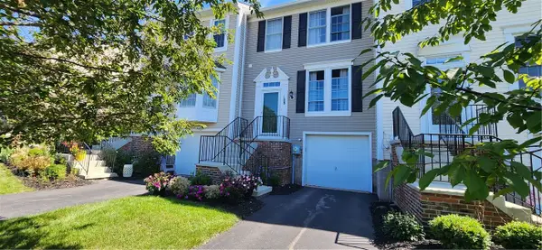 108 Courtshire Lane, Penfield, NY 14526