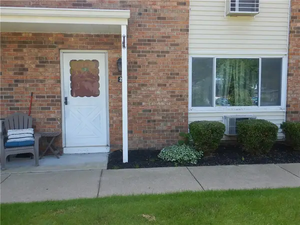 2 Woodlands Way, Brockport, NY 14420