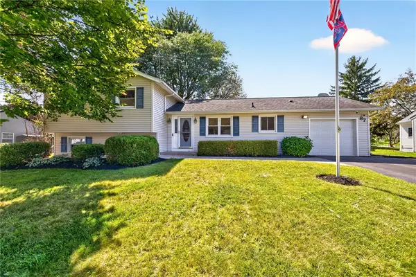87 Tomahawk Trl, Rochester, NY 14467
