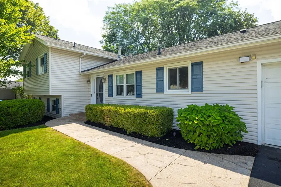 87 Tomahawk Trl, Henrietta, NY 14467 - #2