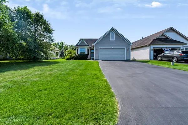 1212 Waterbrook Crossing, Webster, NY 14580