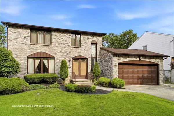 171 Sprucewood, Buffalo, NY 14221
