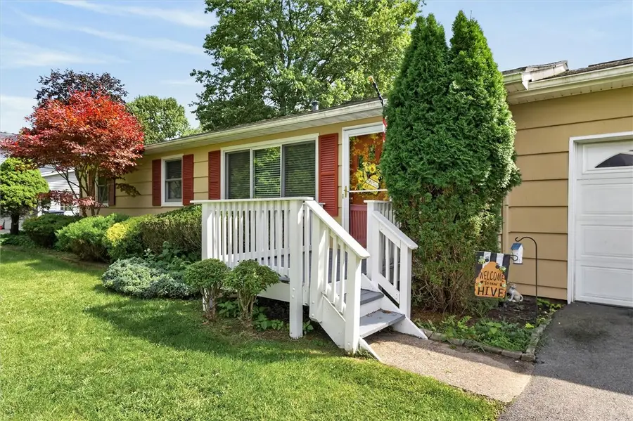 65 Brentwood Lane, Fairport, NY 14450 - #3