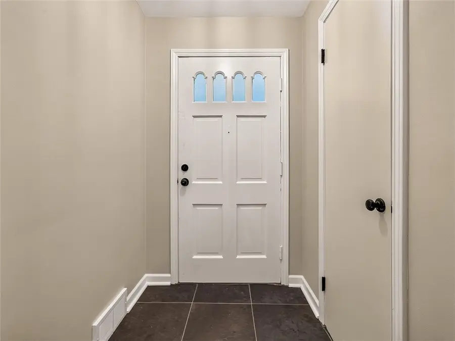 508 Roosevelt Road, East Rochester, NY 14445 - #3