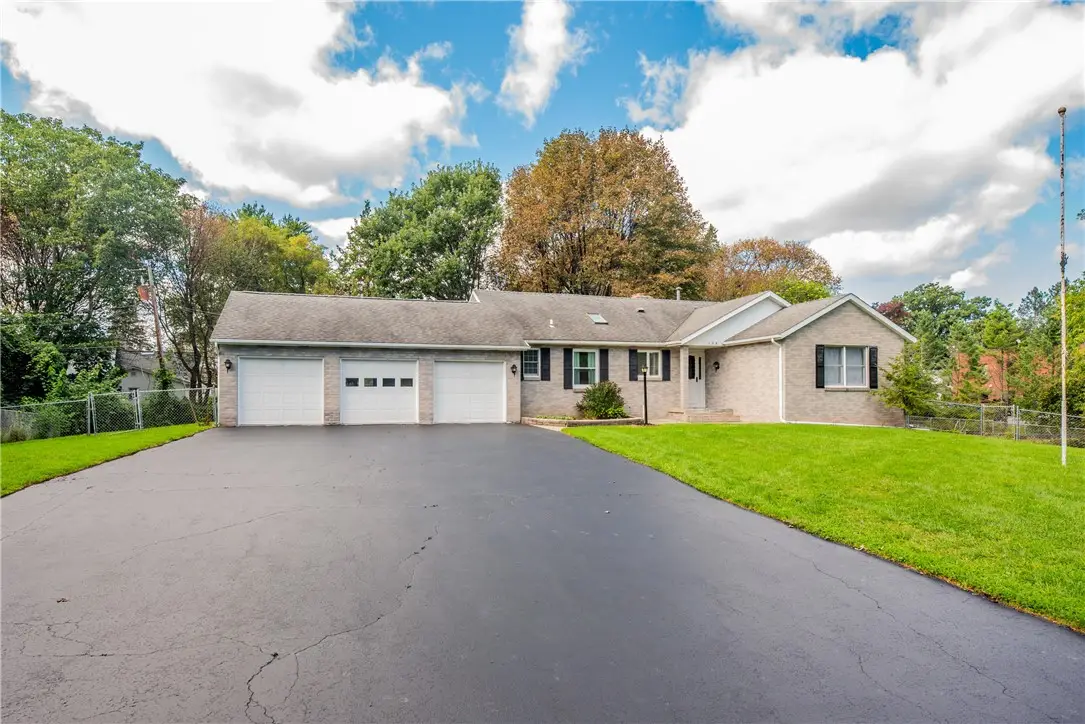 175 Briar Wood Lane, Rochester, NY 14626 - #1