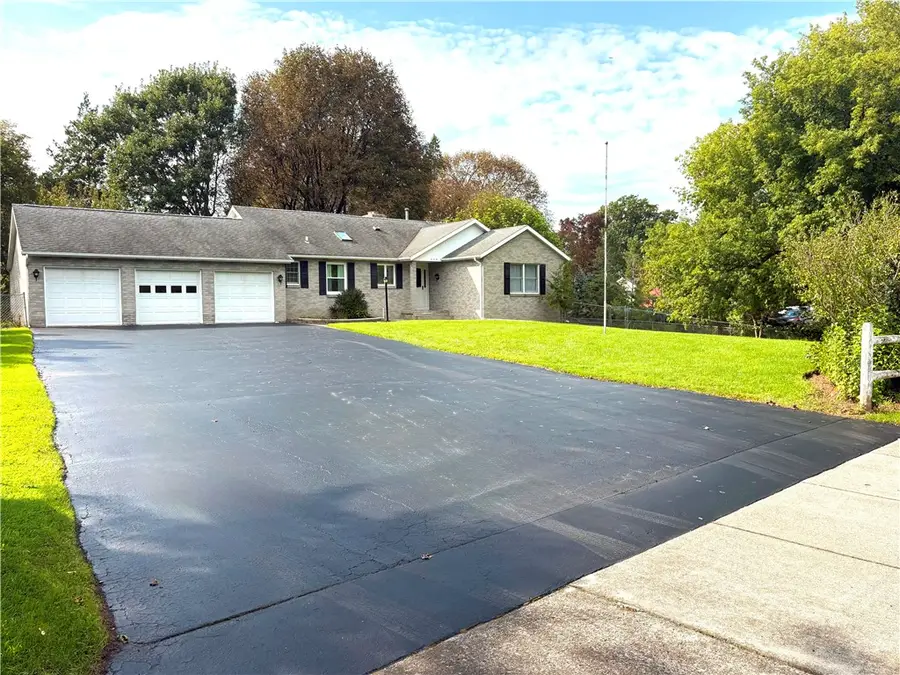 175 Briar Wood Lane, Rochester, NY 14626 - #2