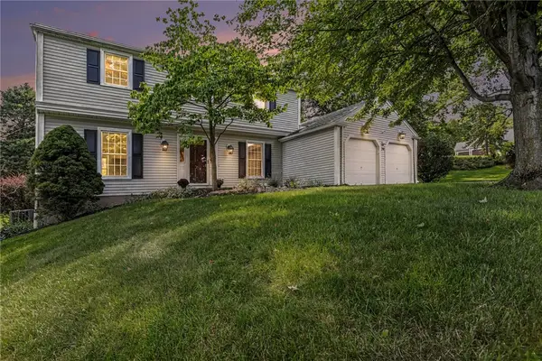 20 Crow Hill Dr, Fairport, NY 14450
